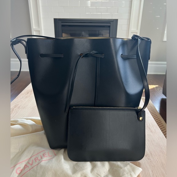 Mansur Gavriel Bucket Bag - Black with Gold lining - Picture 7 of 9